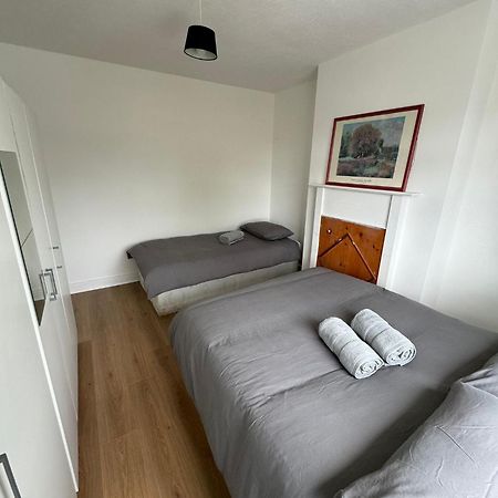 Nice Triple Room At 2 Iveragh Rd-7 Dublin Exterior foto