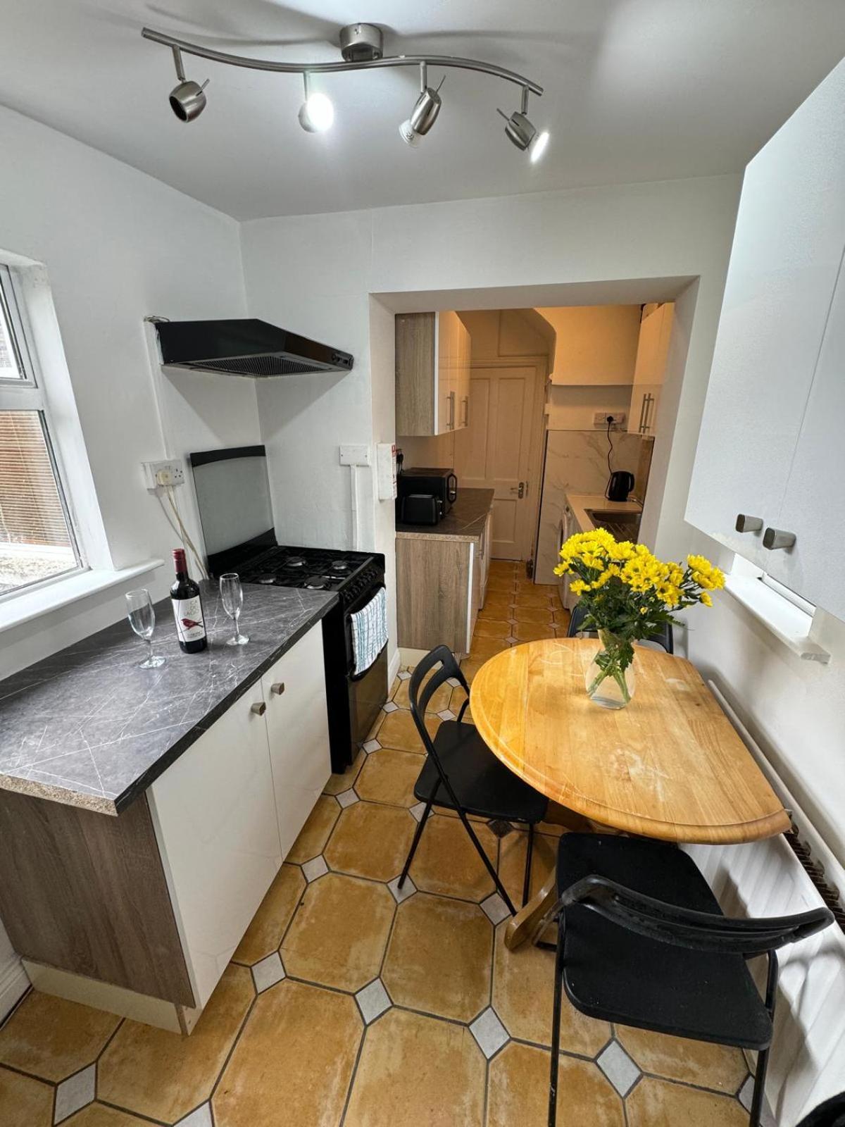 Nice Triple Room At 2 Iveragh Rd-7 Dublin Exterior foto