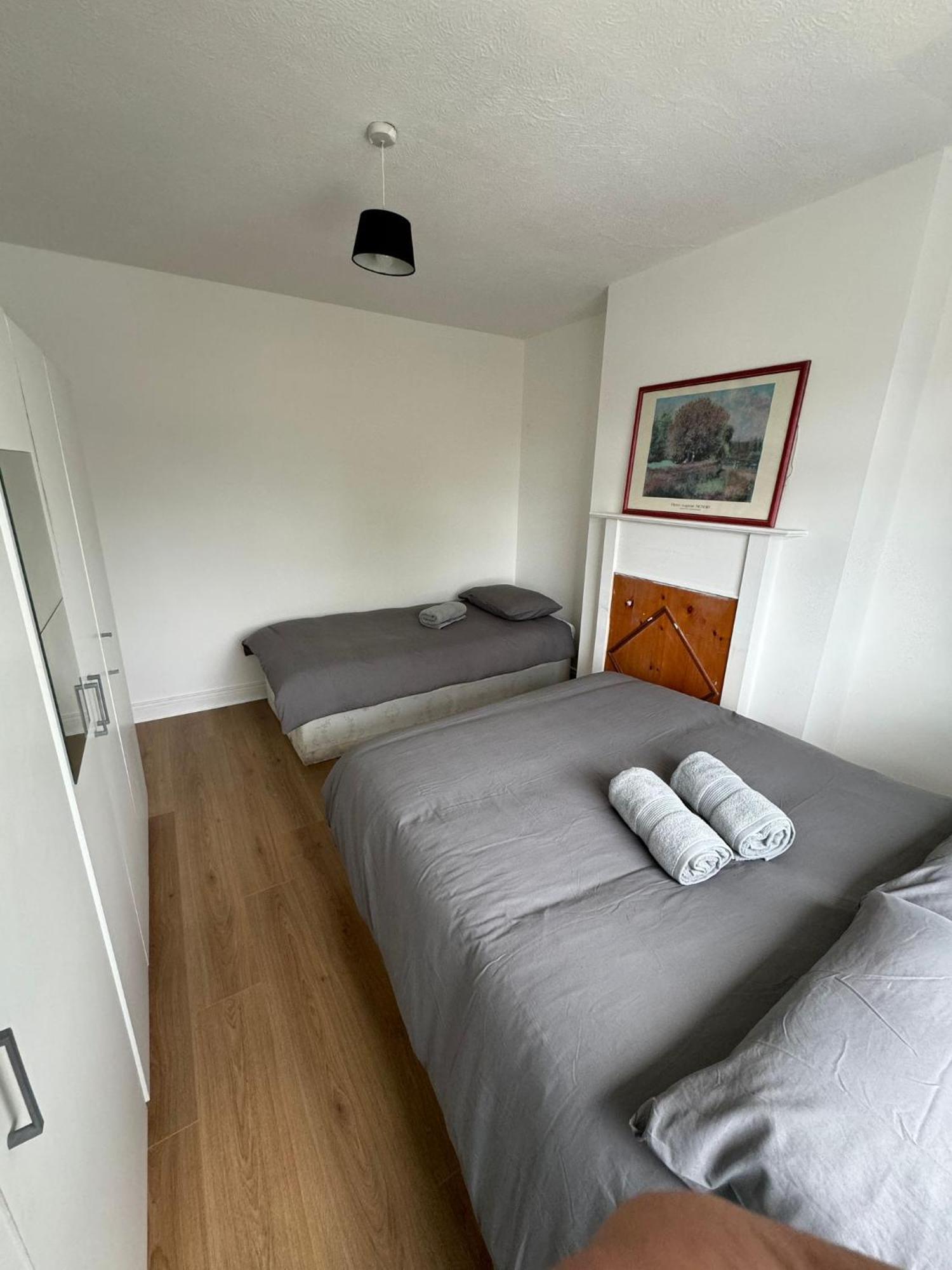 Nice Triple Room At 2 Iveragh Rd-7 Dublin Exterior foto